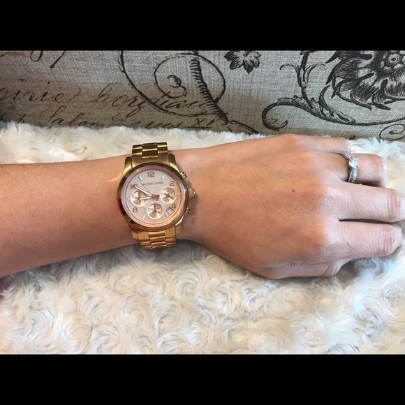 Authentic Michael Kors Watch MK- 5128 - Picture 5 of 8